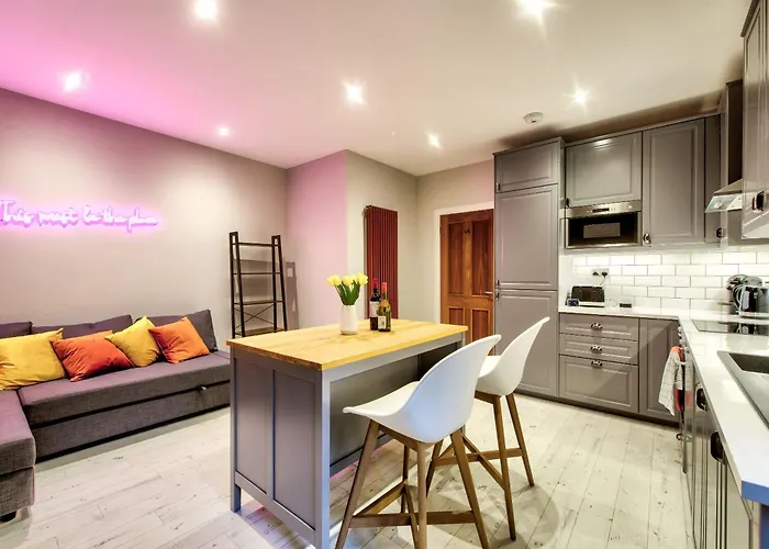 Stylish & Spacious 3 Bedroom Apt In Finnieston, West End