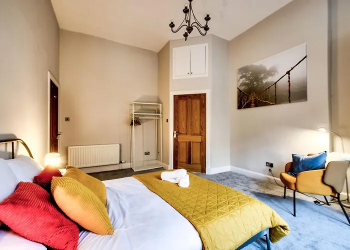 Stylish & Spacious 3 Bedroom Apt In Finnieston, West End